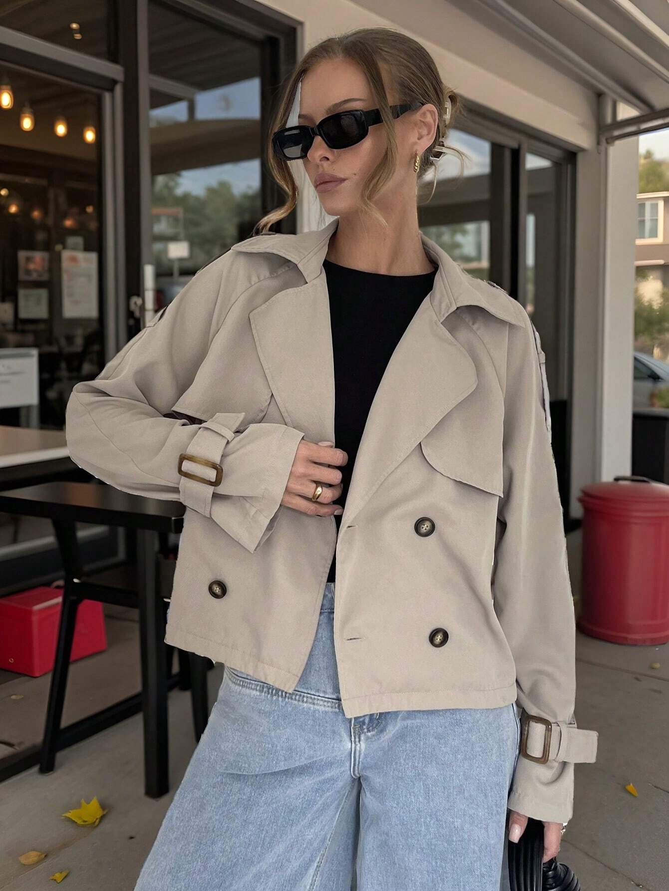 Victoria trenchcoat